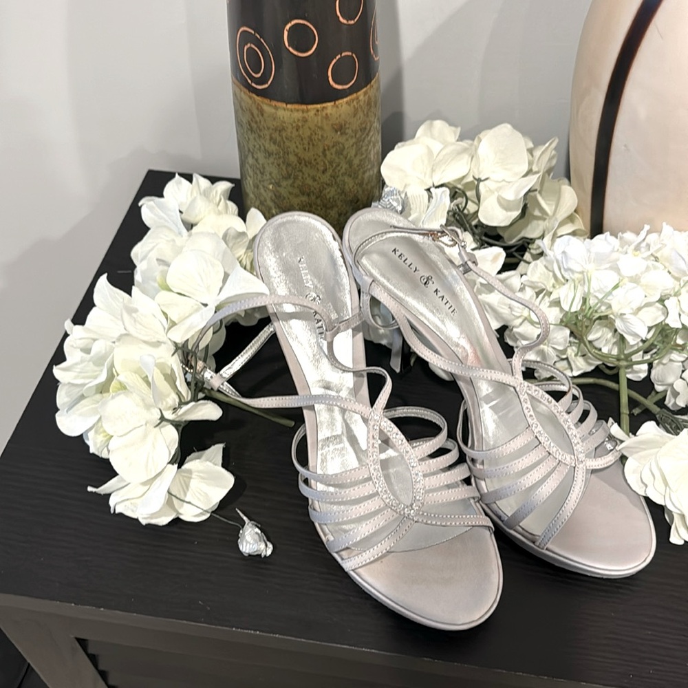 Ladies sandals
